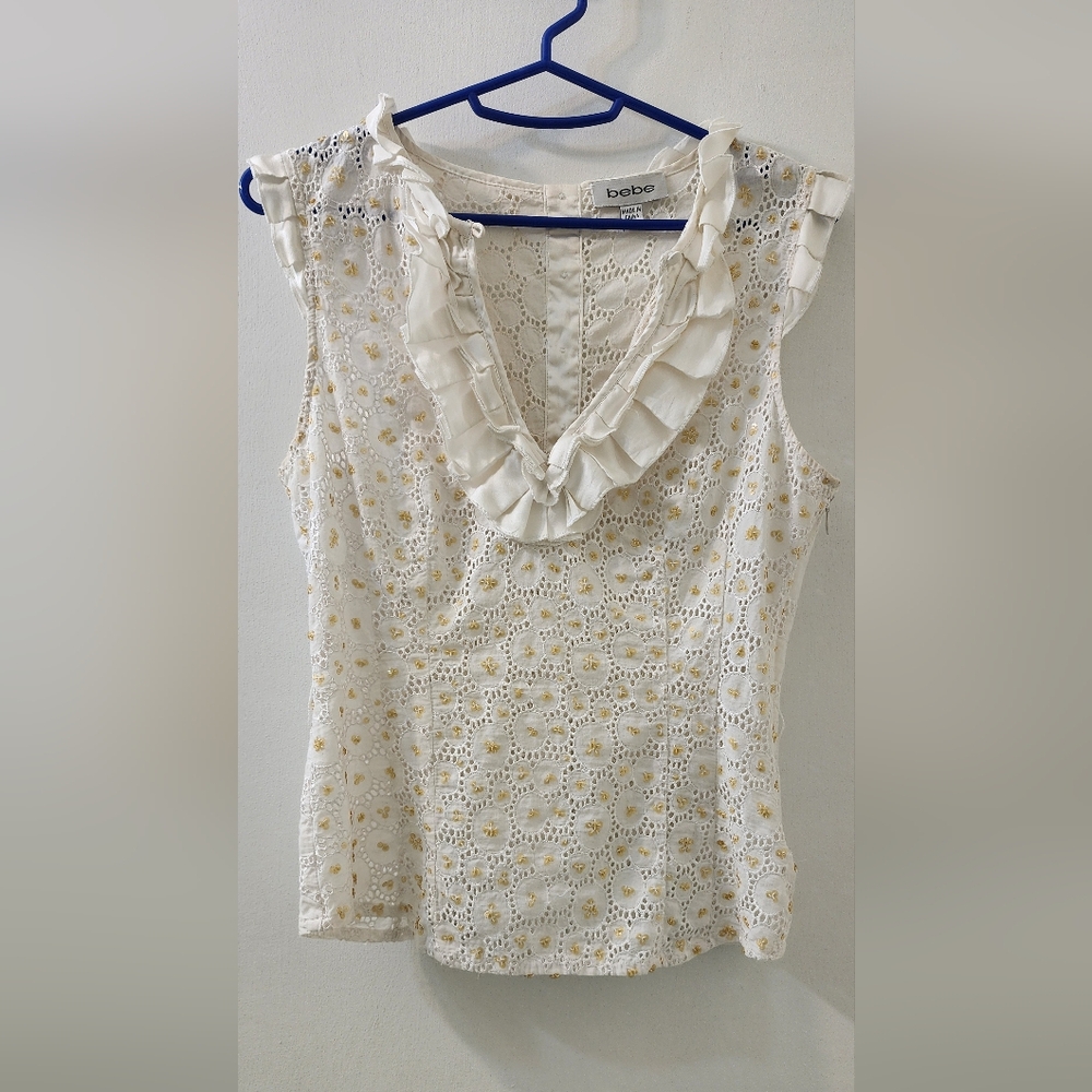 Bebe Cream Ruffle‎ Top